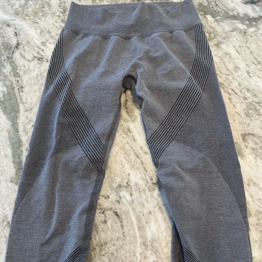 Lululemon‎ Aerial Silk Tight *28” super Rare!!